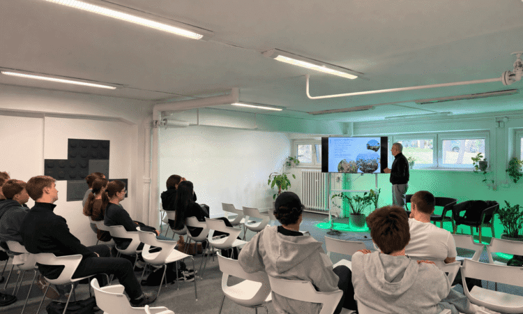 spotkanie Bartłomieja Kisielewskiego ze studentami UEK-u na Wesołej.