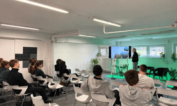 spotkanie Bartłomieja Kisielewskiego ze studentami UEK-u na Wesołej.